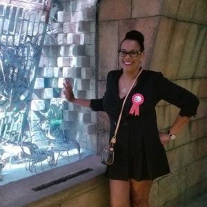 Meet your Posher, Adrienne